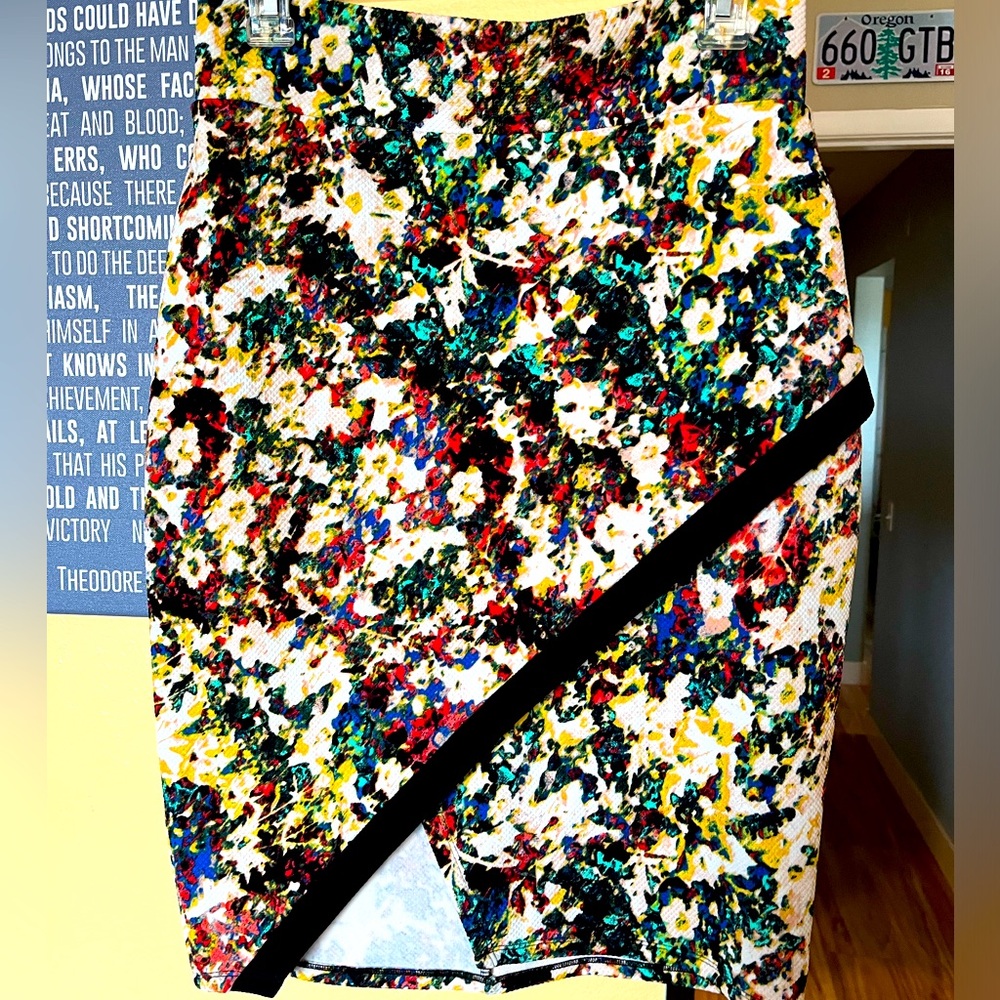 3/$25• Y2K MaterialGirl Pencil Skirt🌈Rainbow speckled•wrap around style•Elastic